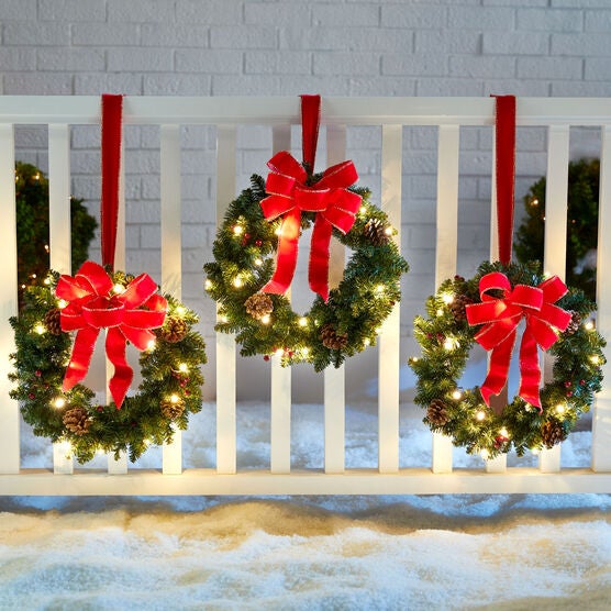 Set Of 3 Cordless Pre Lit Mini Christmas Wreaths Plus Size