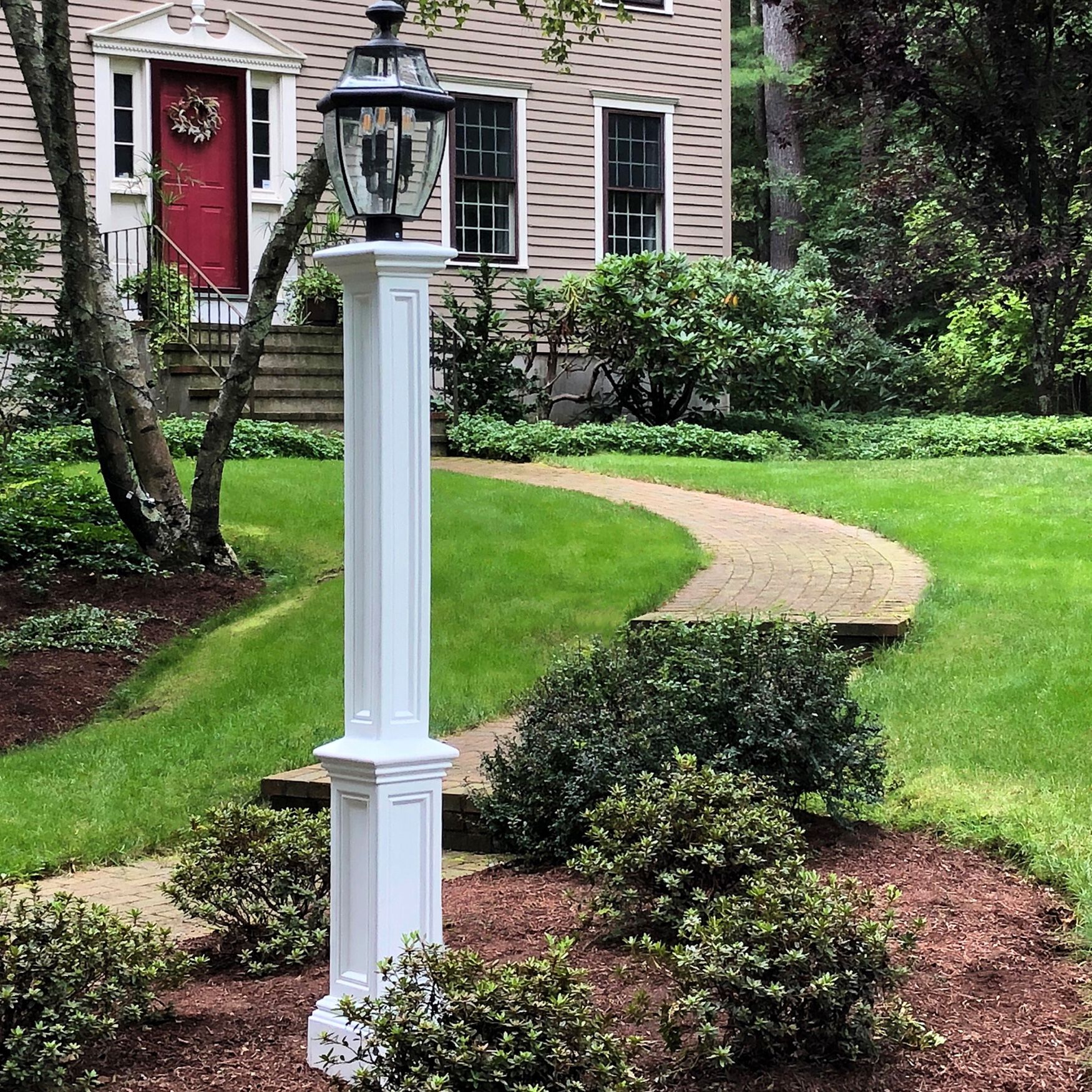 Signature Lamp Post