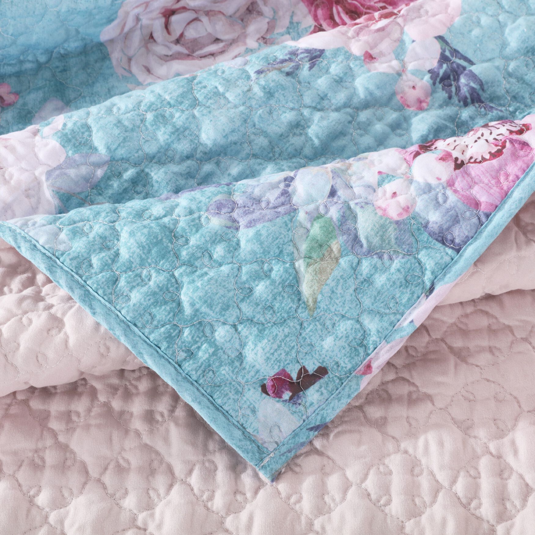 Avril Pastel Roses Quilted Throw Blanket, , alternate image number 6