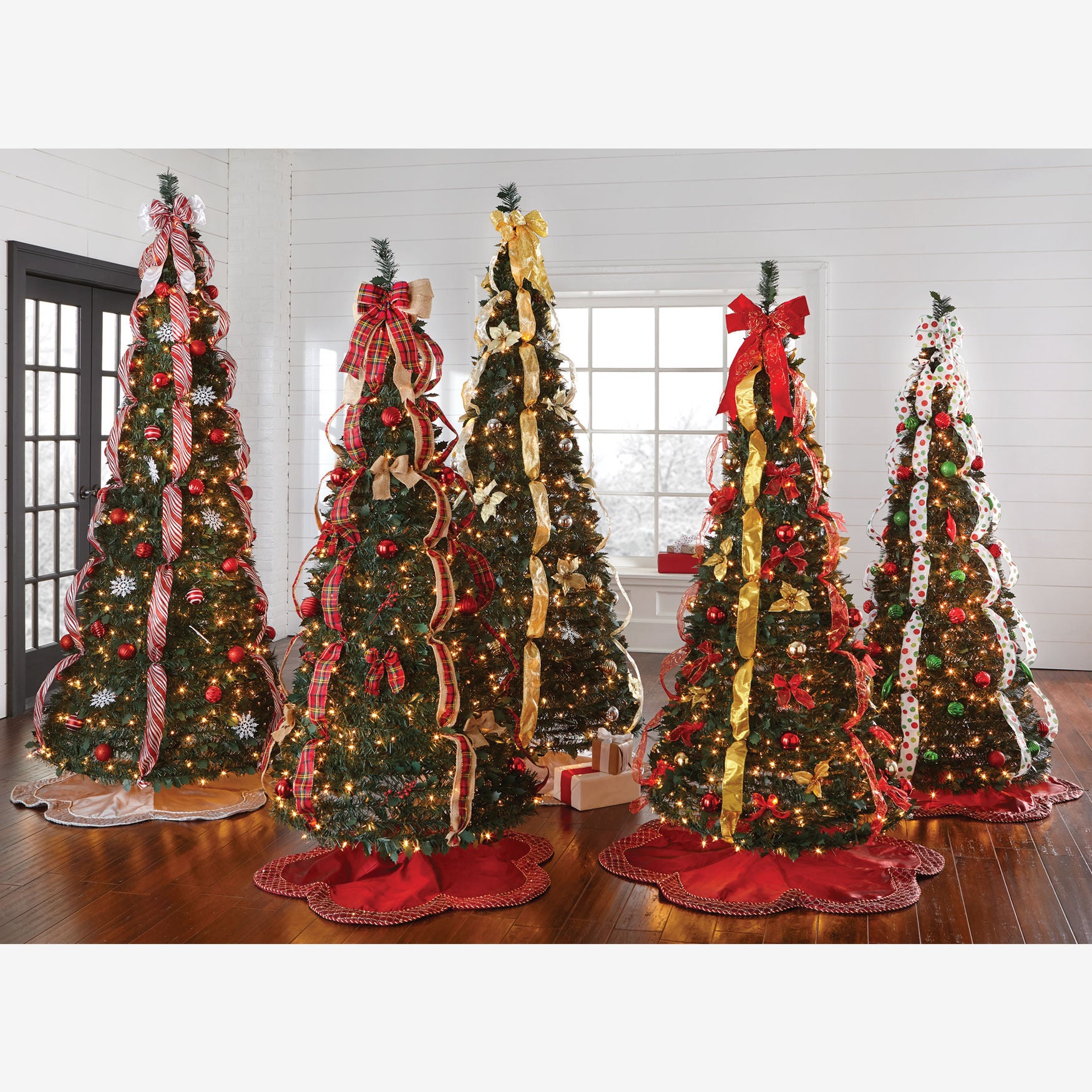 Scallop Edge Border Christmas Tree Skirt, , alternate image number 2