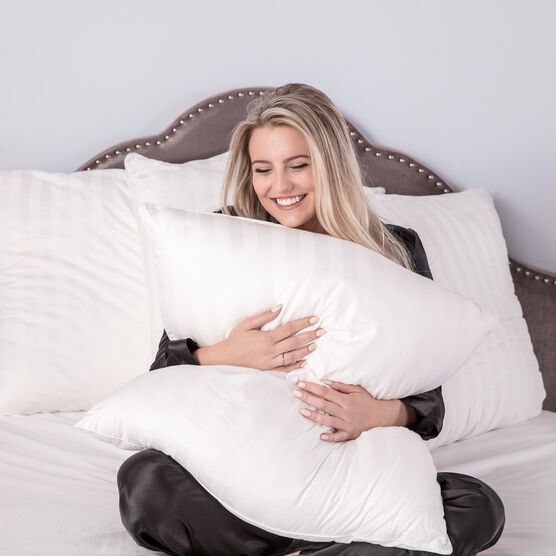 SensorPEDIC Hypoallergenic Cotton Decorator 28" x 28" Euro Square