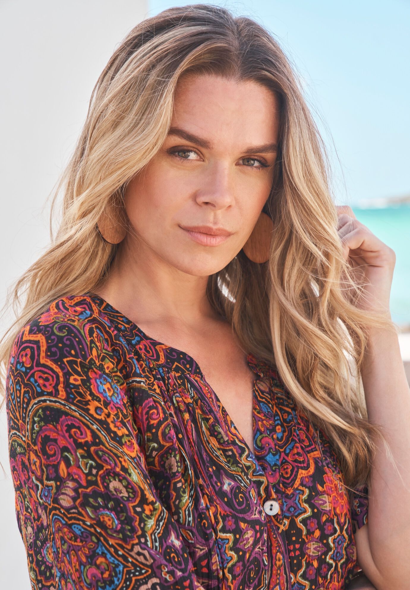 Plus Size Angelina Crinkle Crepe Y-Neck Short Sleeve Tunic, MULTI MIRRORED MEDALLION, alternate image number 2