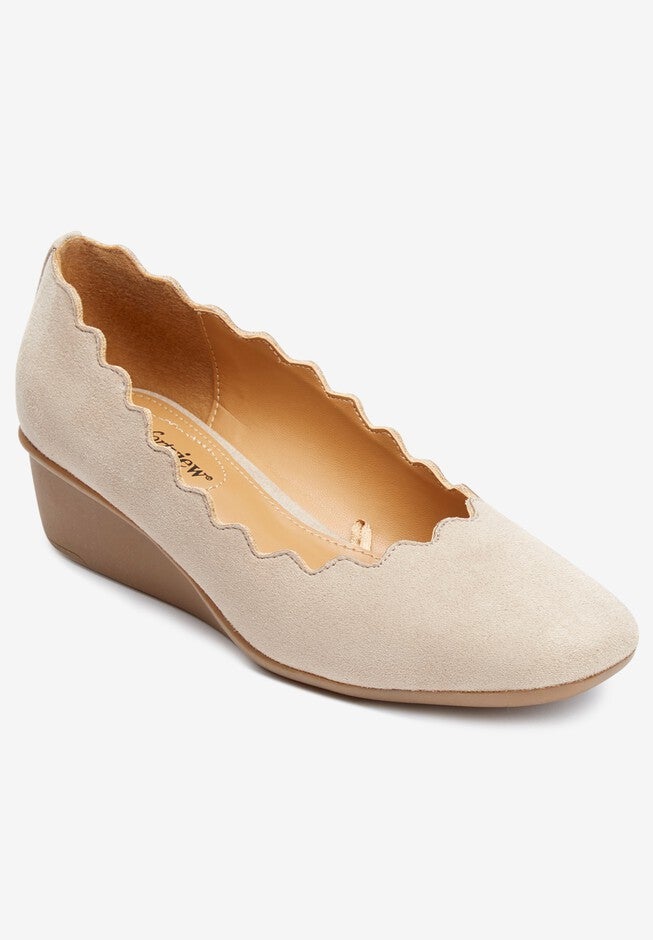 The Stella Wedge , OYSTER PEARL, hi-res image number 0
