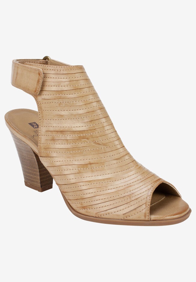 Phoenix Dress Shoe, DARK SAND BURNISHED, hi-res image number null