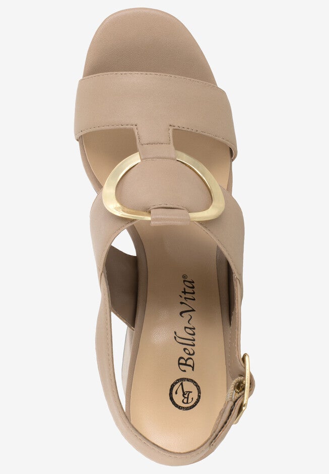 Tanya Sandal, , alternate image number null