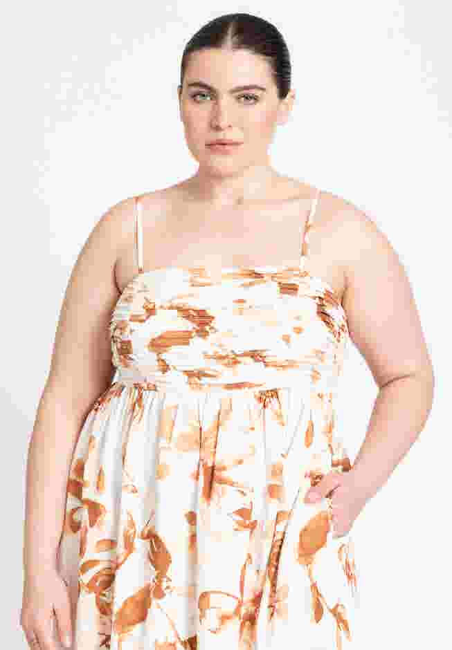Pintuck Flare Maxi Dress image number 3
