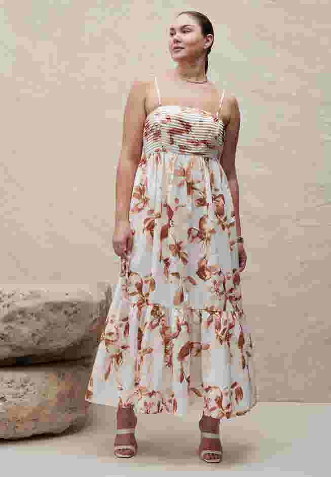 Pintuck Flare Maxi Dress image number 0