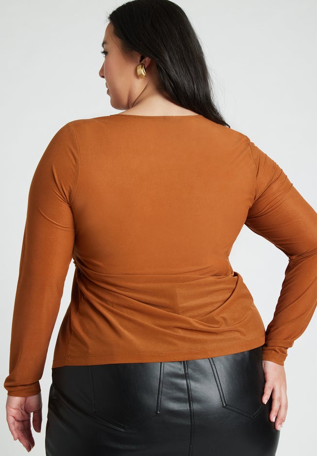 Bust Detail Tissue Knit Top image number null