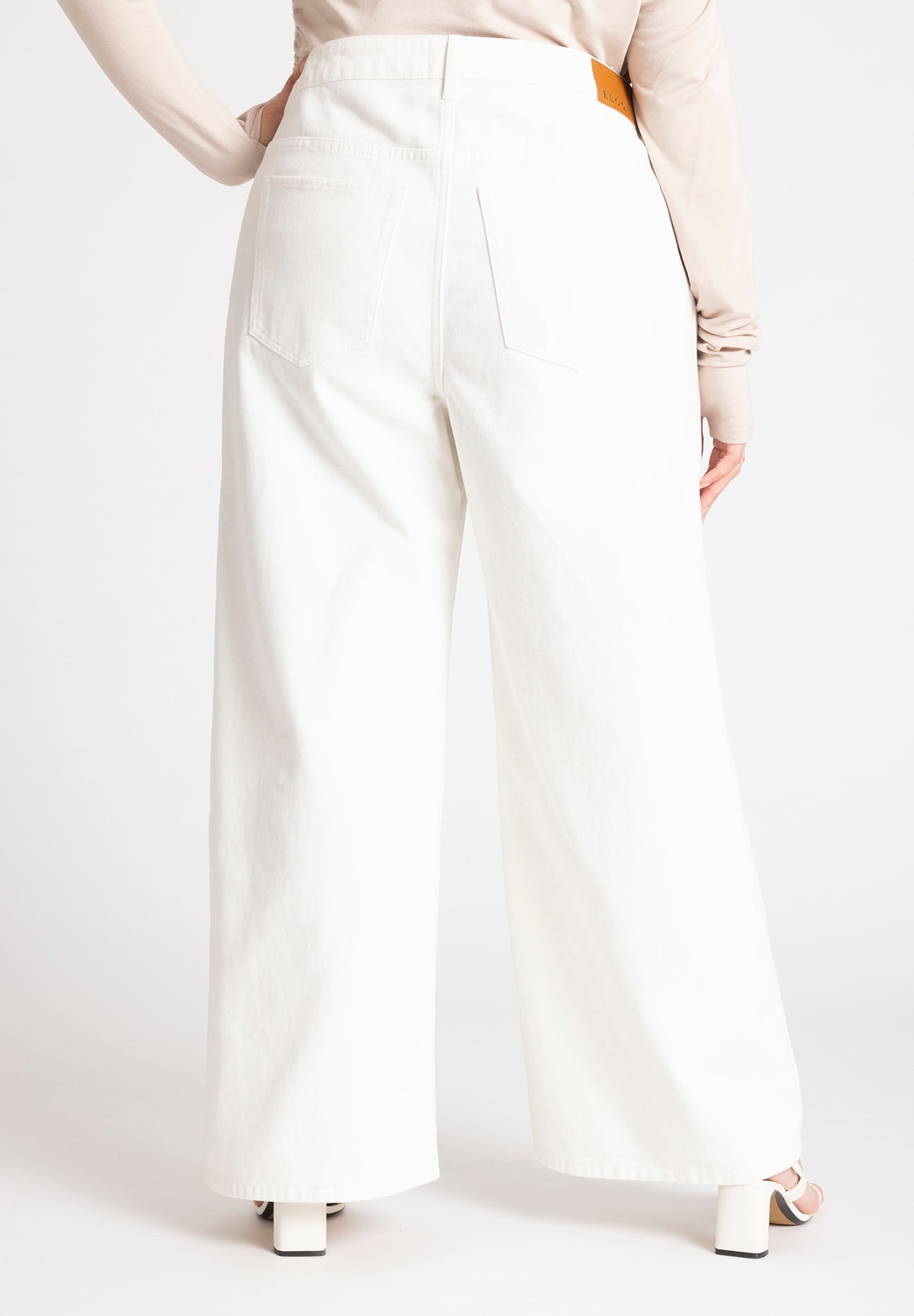 The Yvette Rigid Wide Leg Jean image number 3