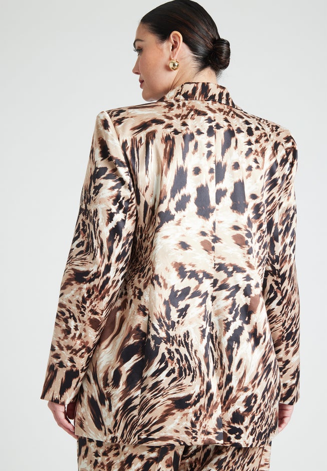 Strong Shoulder Blazer With Velvet Lapel image number 2