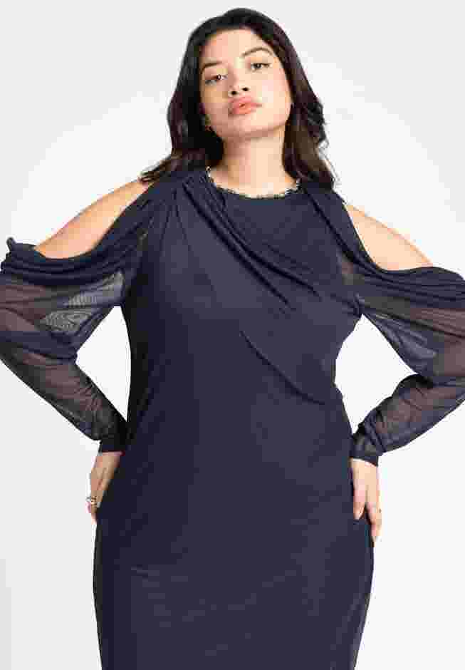 Cold Shoulder Maxi Dress image number 3