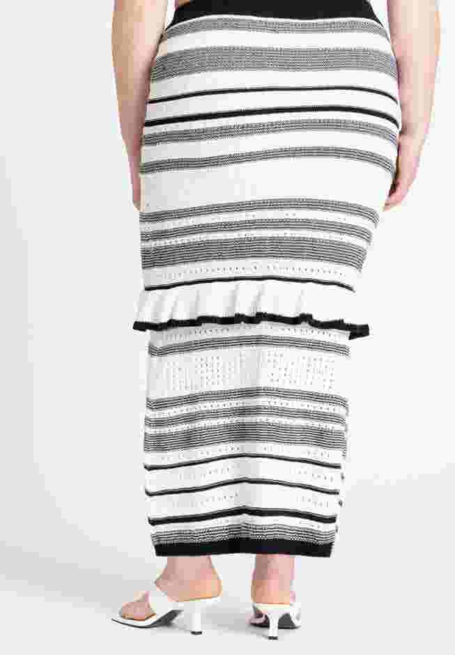 Crochet Multi Stitch Maxi Skirt With Ruffles image number 2