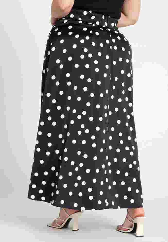 Maxi Skirt With Tie Waist image number 2
