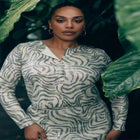 Sequin Cropped Cardigan image number null