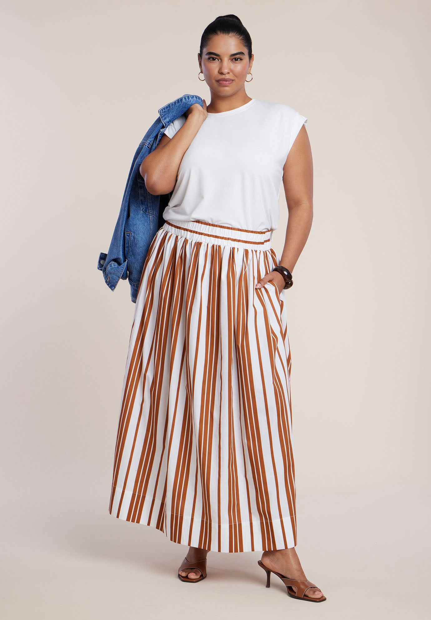 Poplin Maxi Skirt With Side Slits image number 4