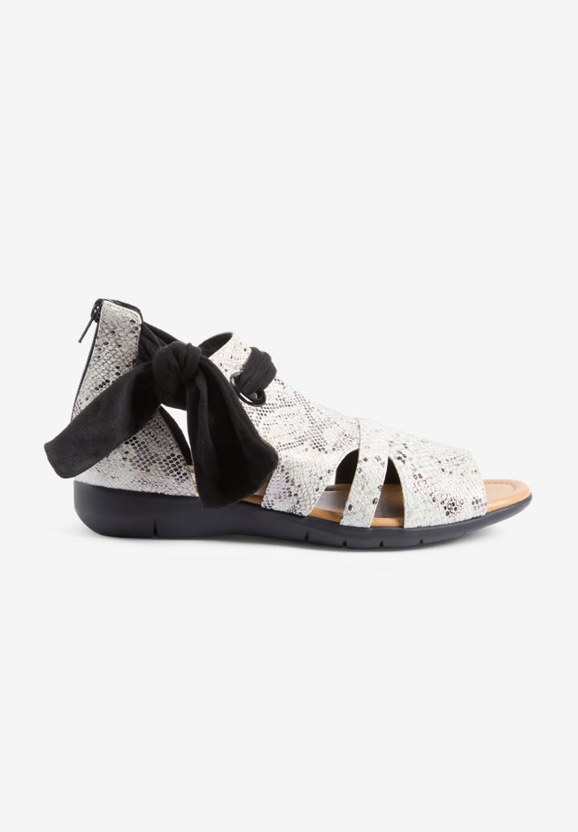 The Annika Shootie image number 5