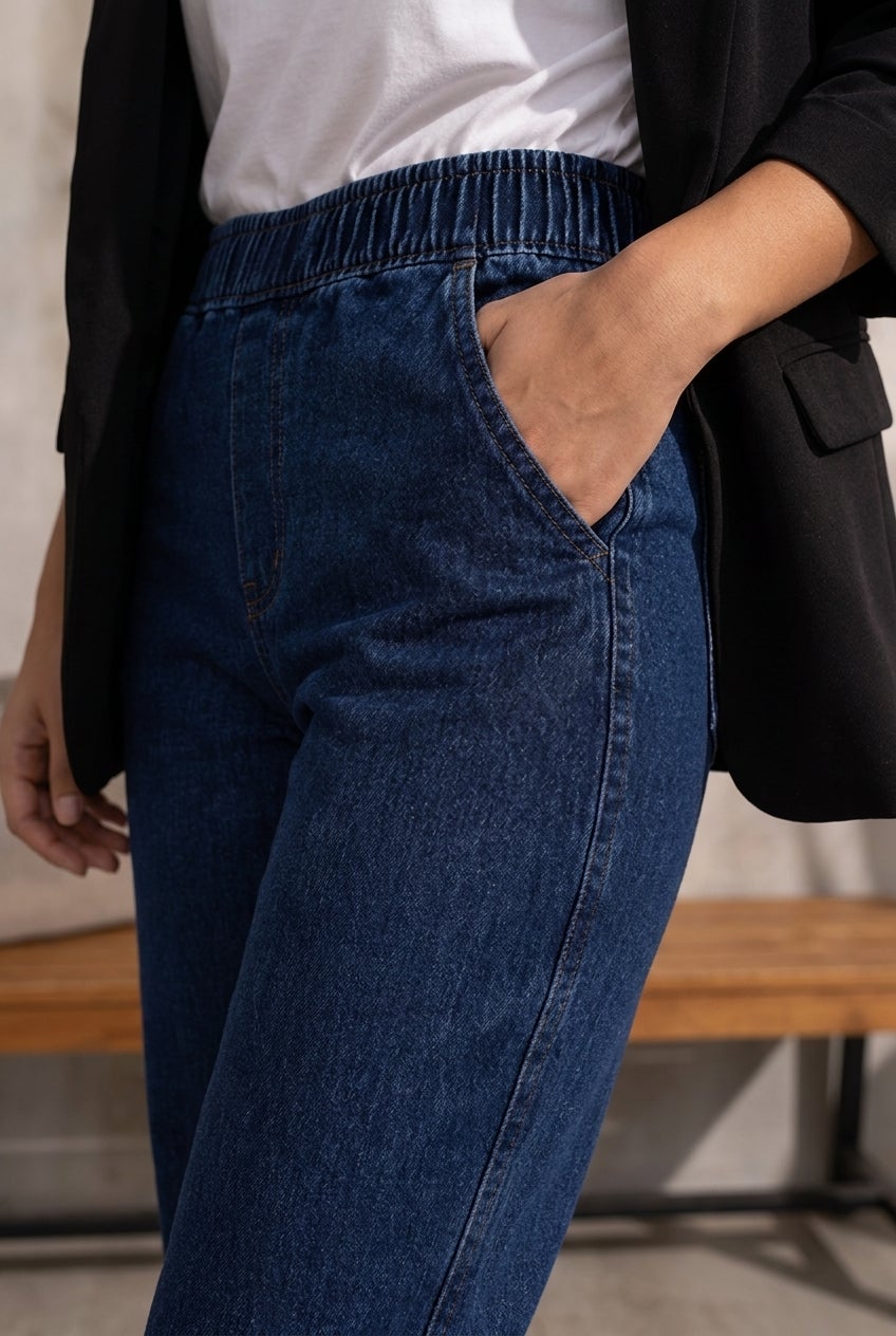Fineline Pull-On Elastic Waist Straight-Leg Stretch Denim Jeans image number 6