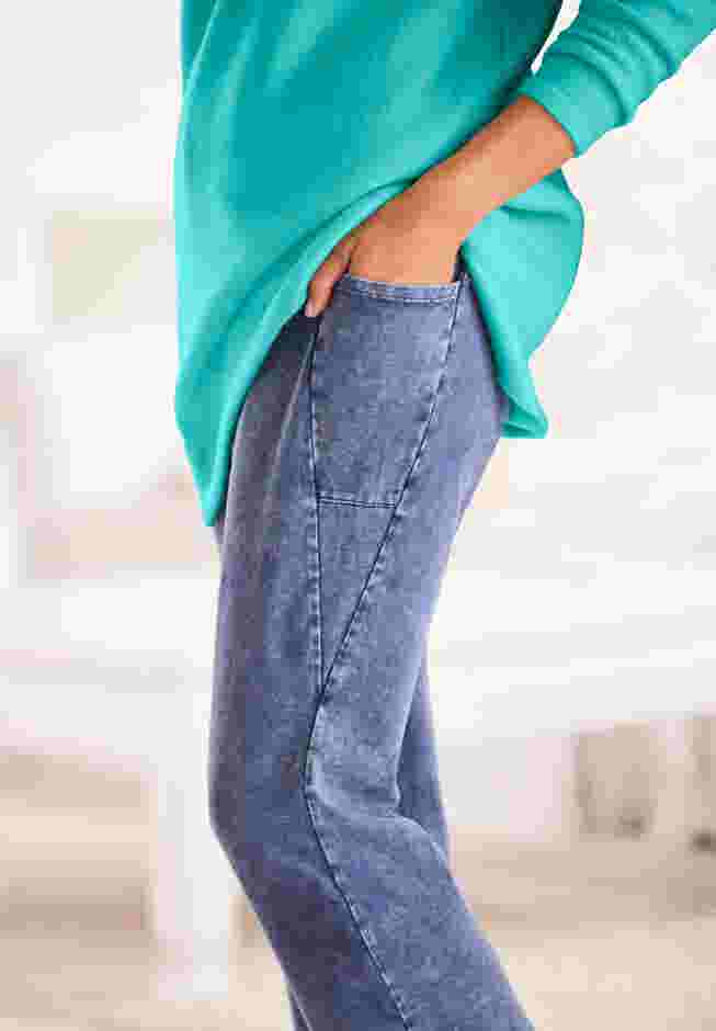 Womens Plus-Size Stretch-Cotton Knit Pull-On Bootcut Pocket Leggings image number 4