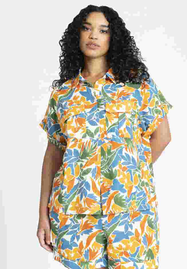 Printed Short Sleeve Button Up image number 3