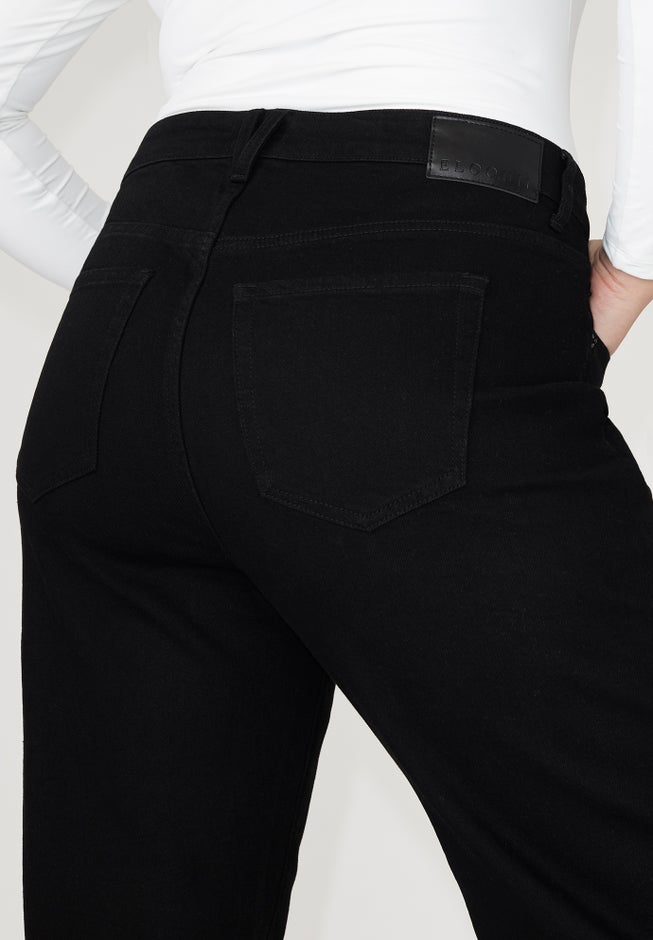 The Naomi Comfort Stretch Straight Leg Jean image number 4