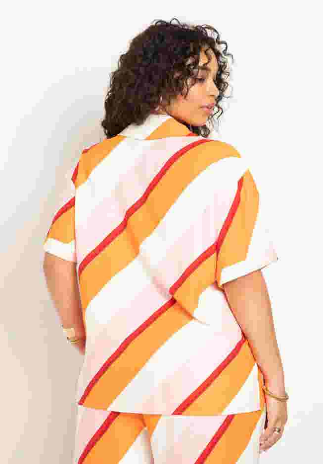 Relaxed Short Sleeve Button Down image number 1