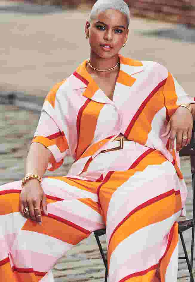 Relaxed Short Sleeve Button Down image number 3