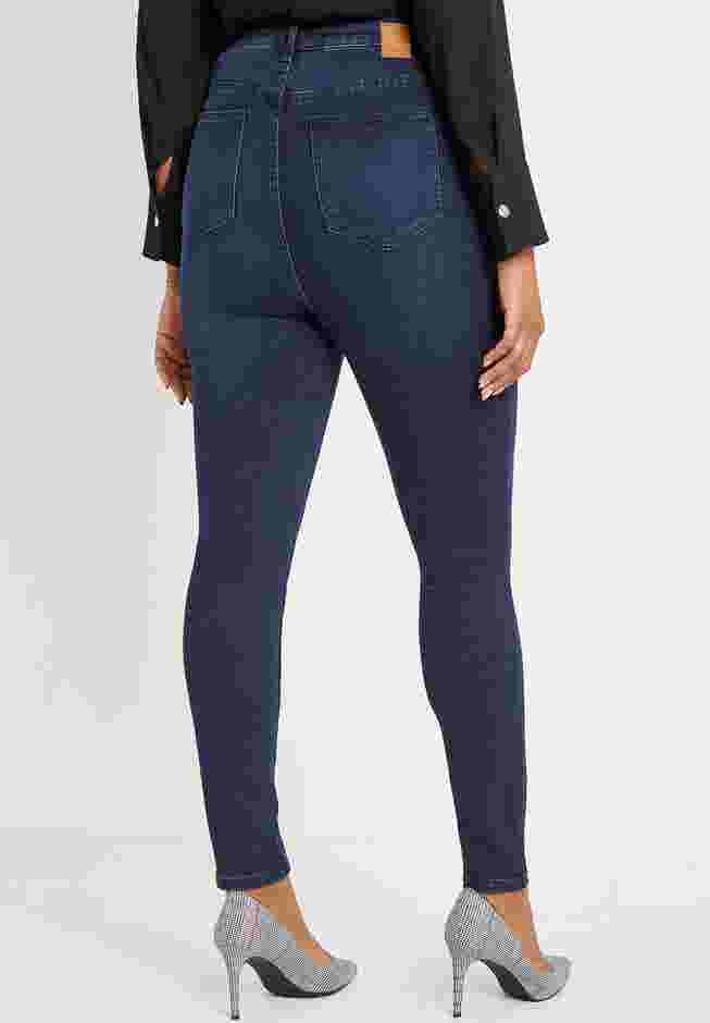 Classic Fit Sculpting Skinny Jean image number 1