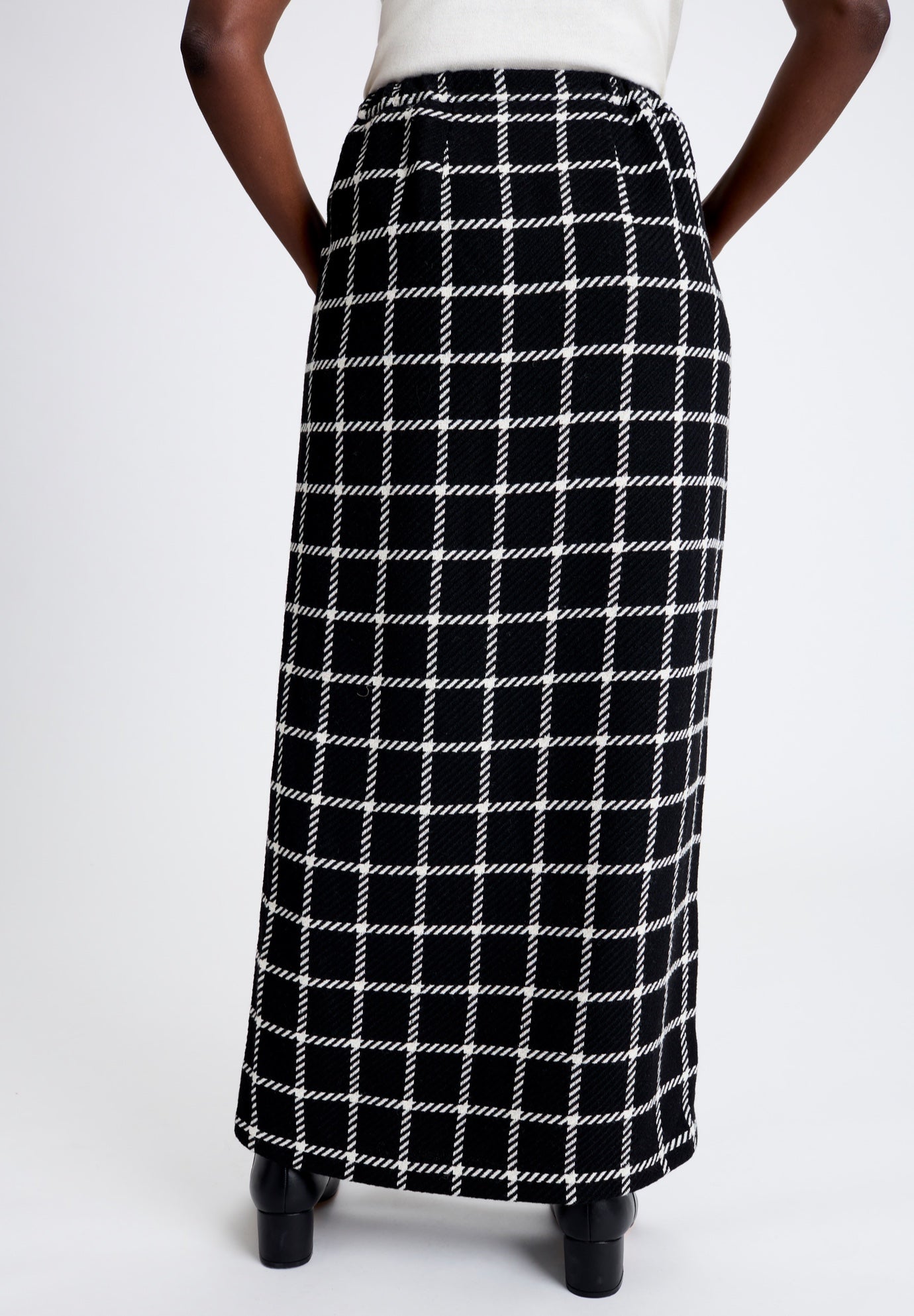 Side-Button Wool Skirt image number 1