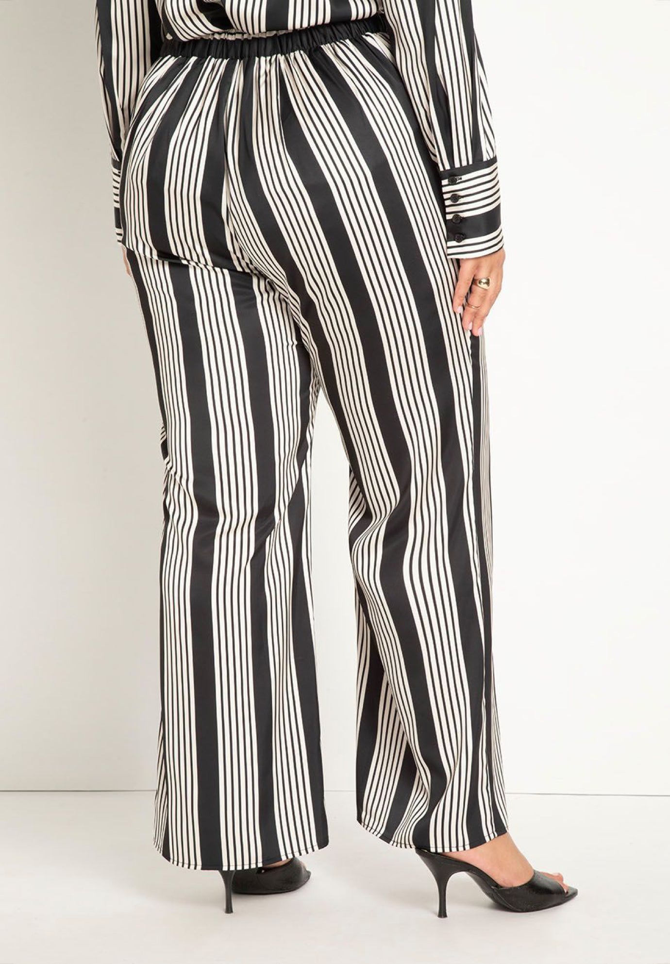 Flared Leg Pant image number 4