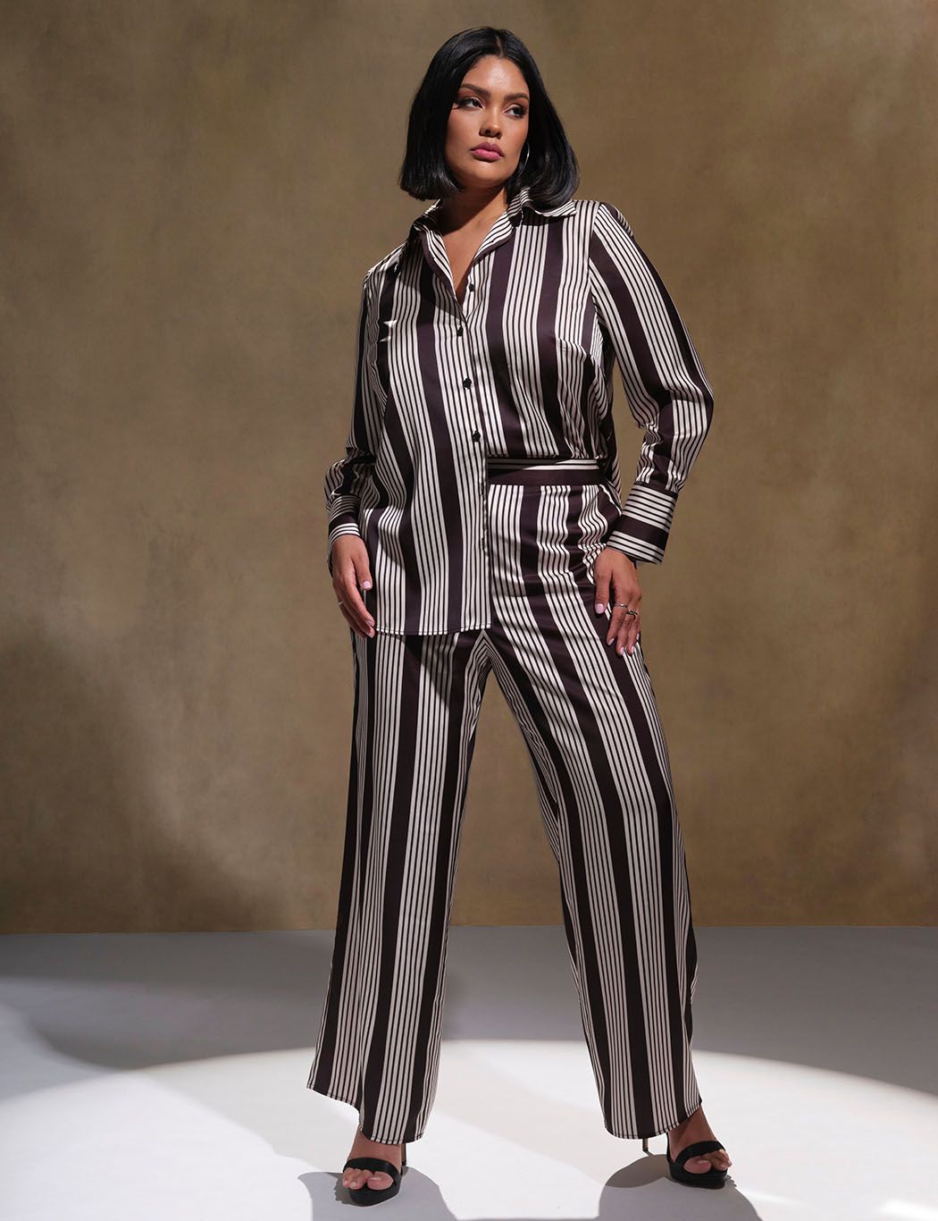 Flared Leg Pant image number 3