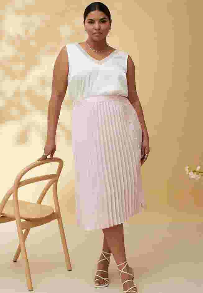 Pleated Button Detail Midi Skirt image number 0