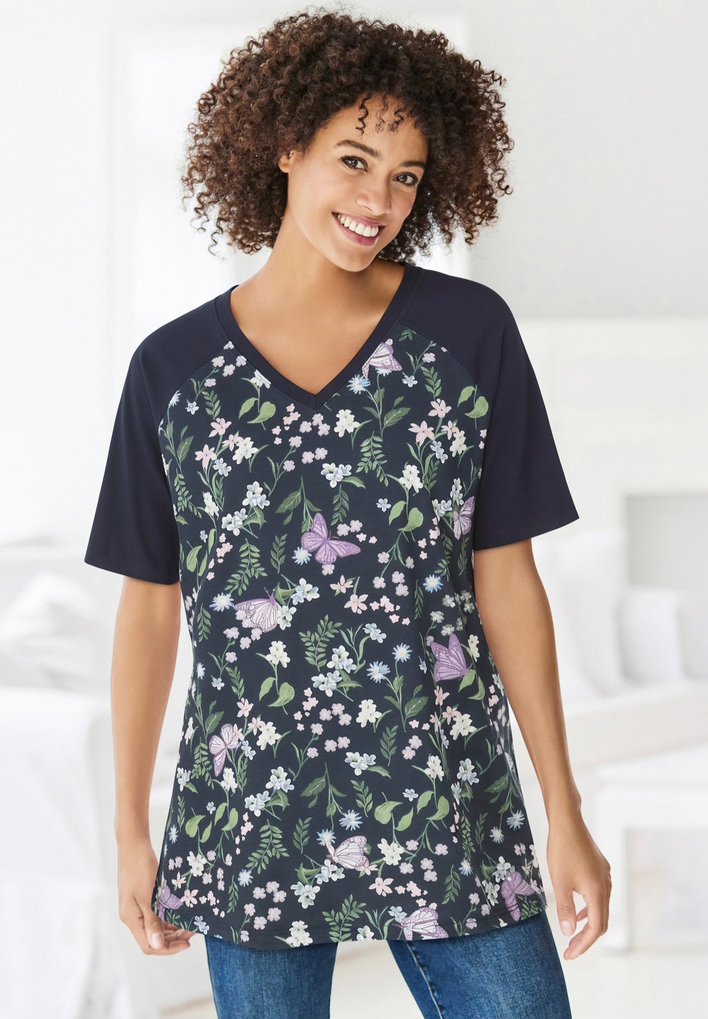 Elbow Sleeve V-Neck Baseball Tee image number 0