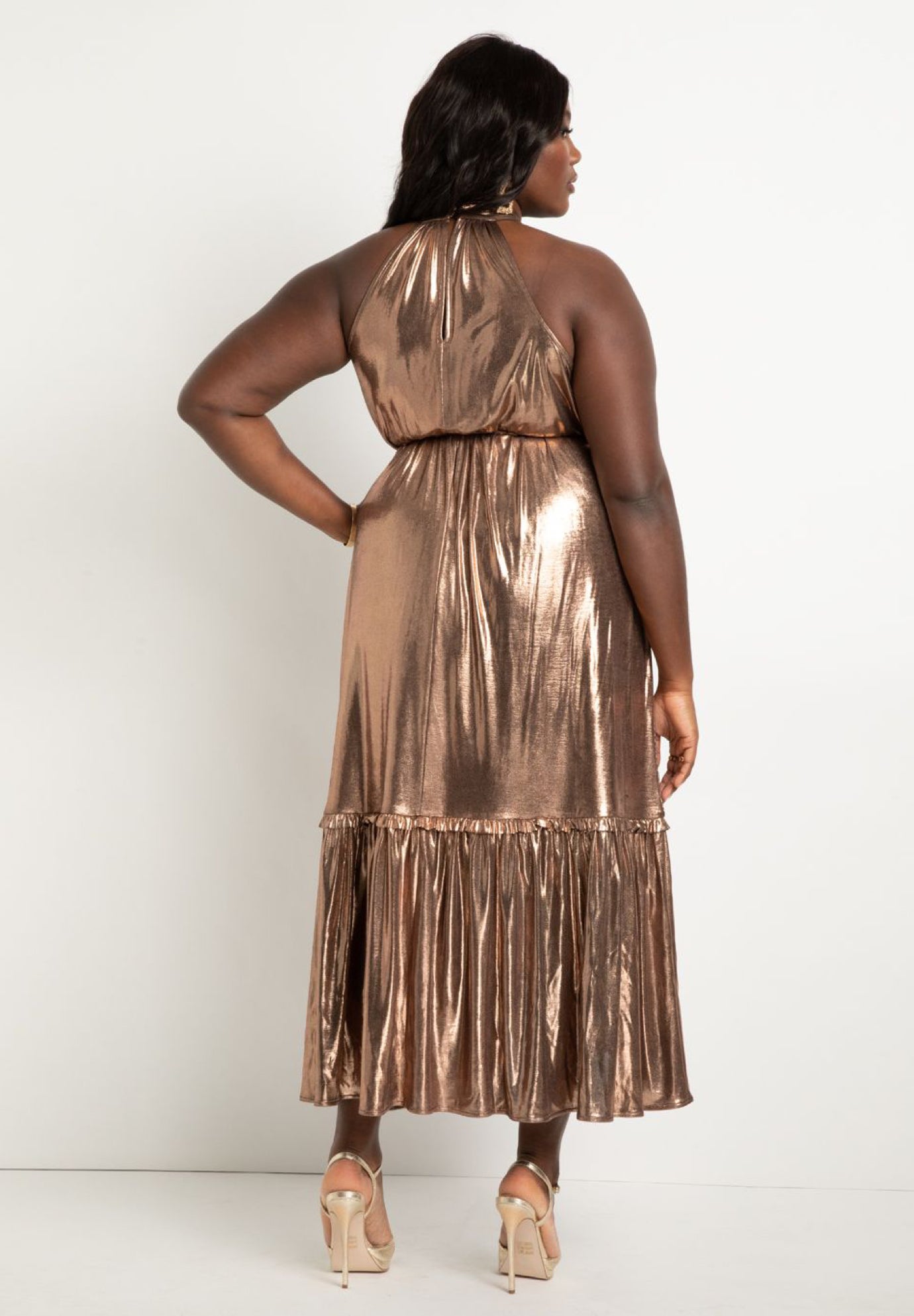 Metallic Dress With Halter Neckline image number 2