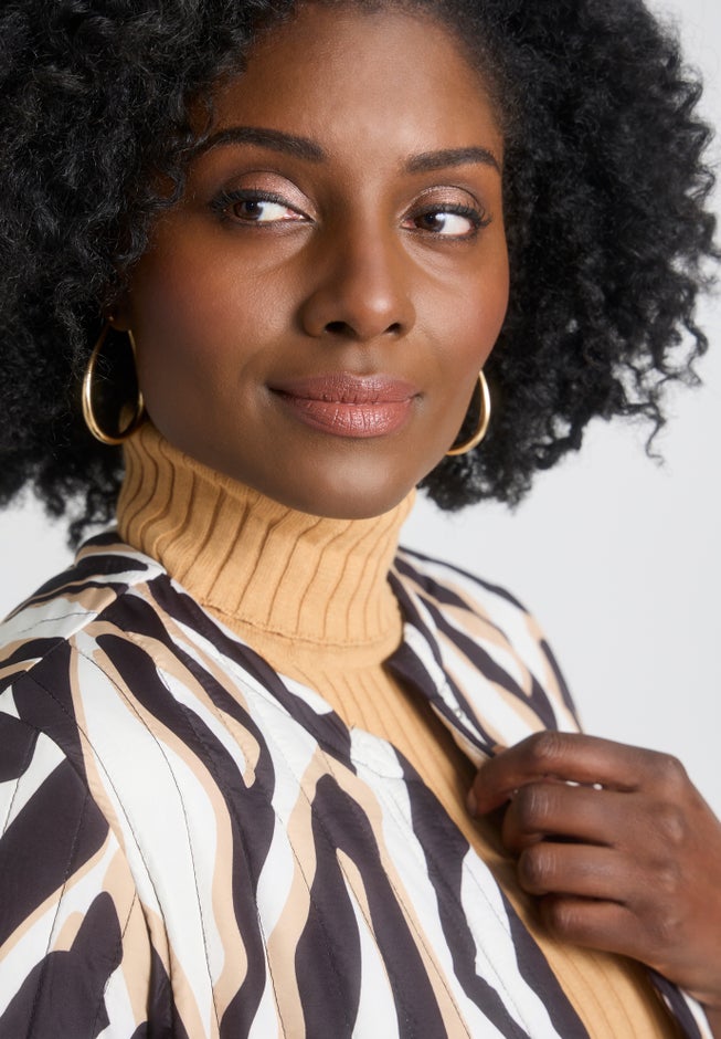 Collarless Quilted Jacket image number 3