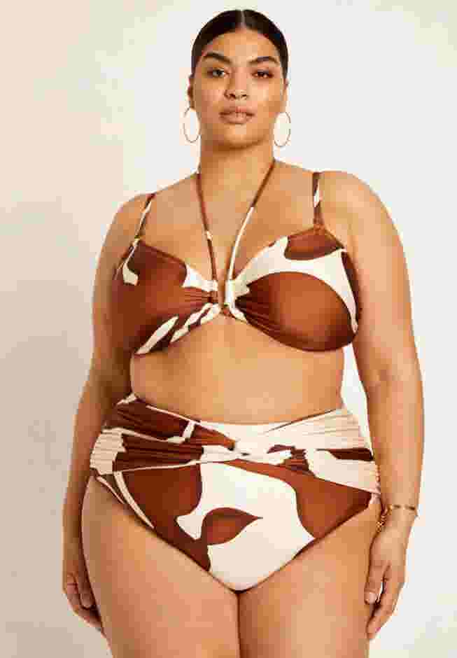 Gabi Fresh Swim x ELOQUII Super High Waisted Bikini Bottom with Twist Front image number 3