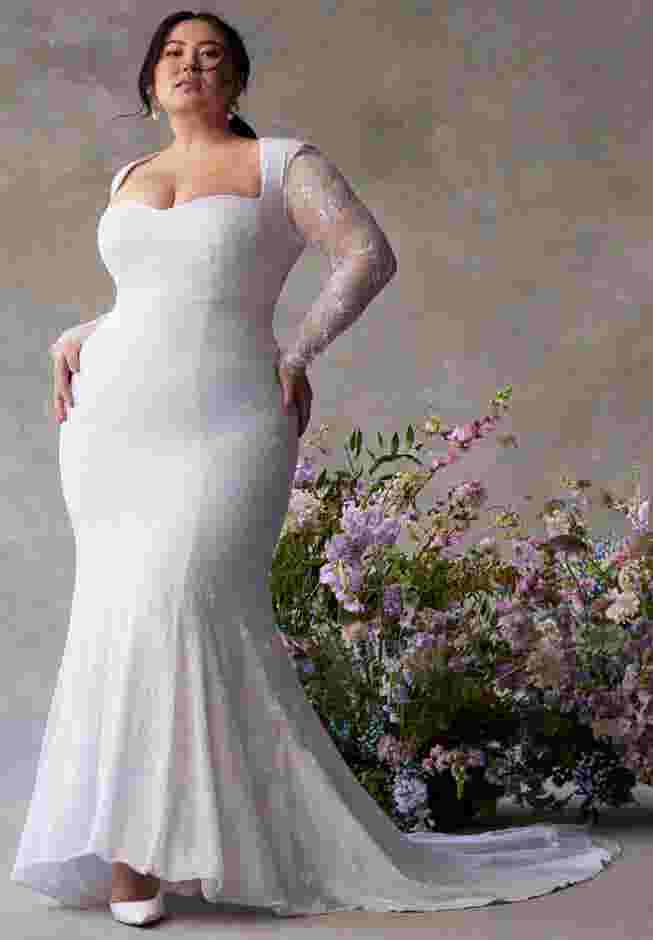 Bridal by ELOQUII Strong Shoulder Lace Gown image number 3