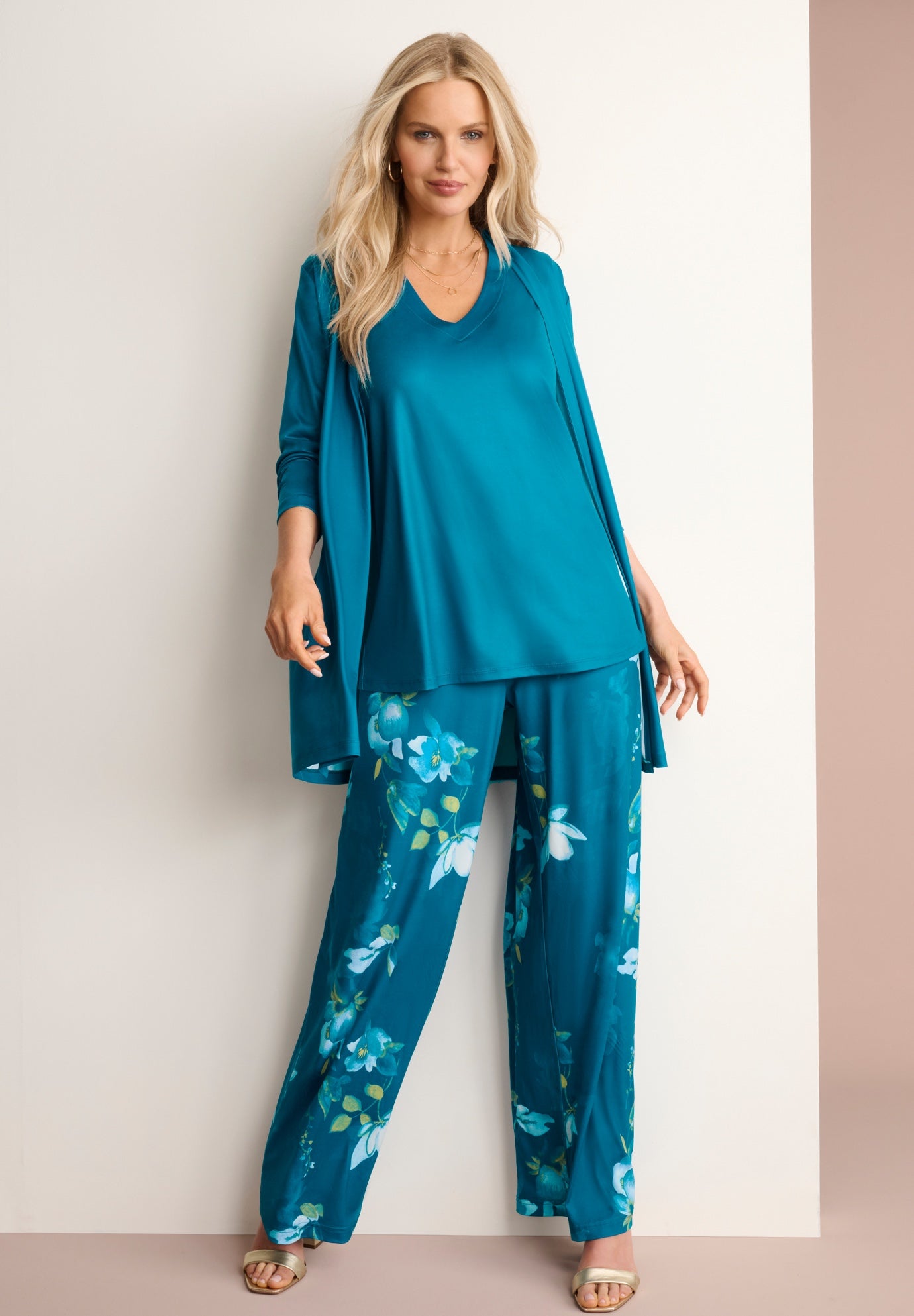 Ultrasmooth&reg; Fabric Wide-Leg Pant image number 0