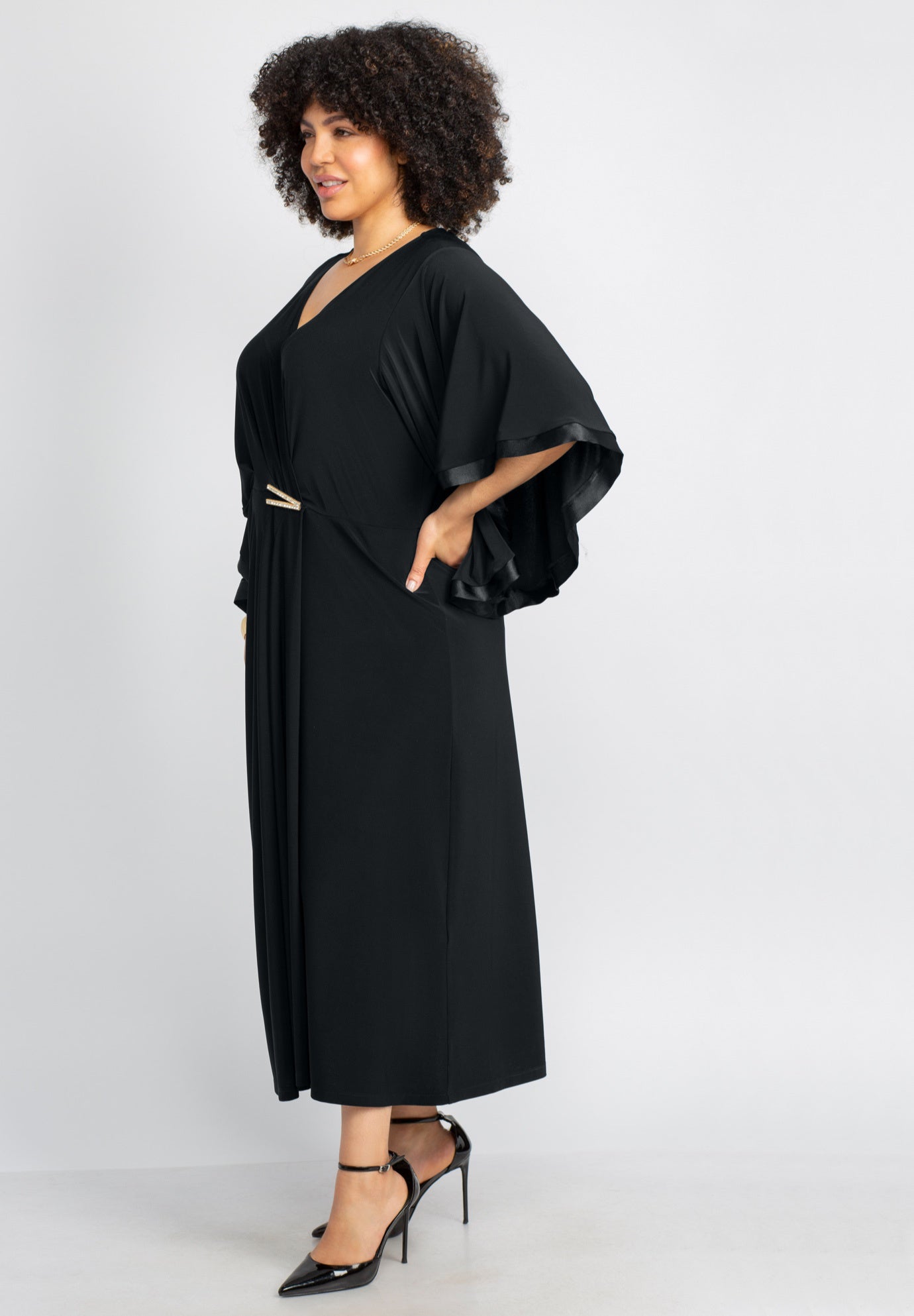 V-Neck Twist Maxi Dress image number 3