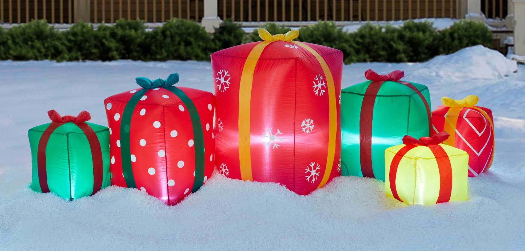 Christmas Inflatable Ornaments-Gift Boxes image number 0
