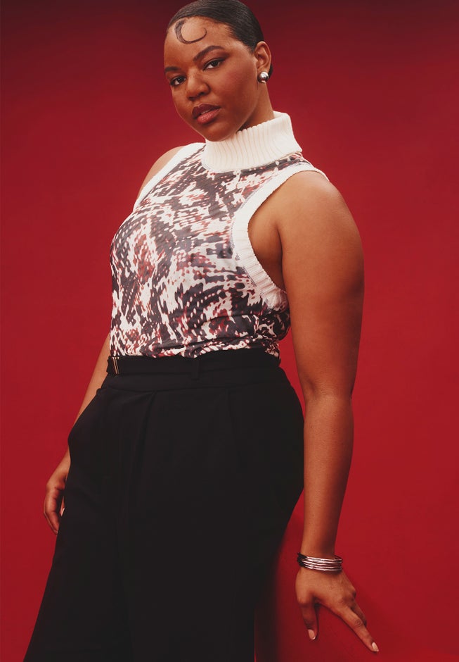 Sleeveless Printed Turtleneck Sweater image number 4