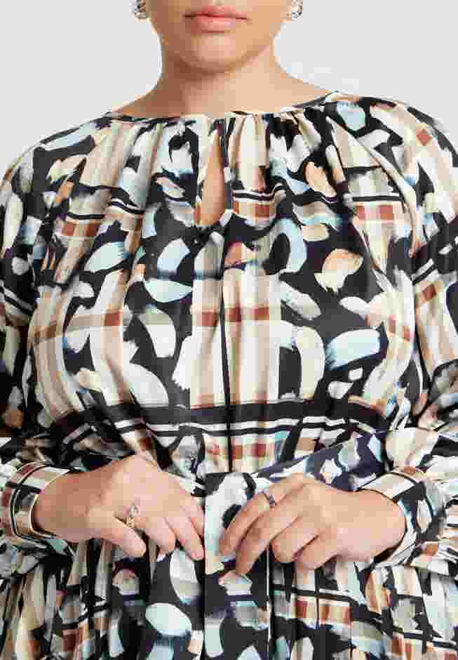 Front Keyhole Pleated Maxi Dress image number 3