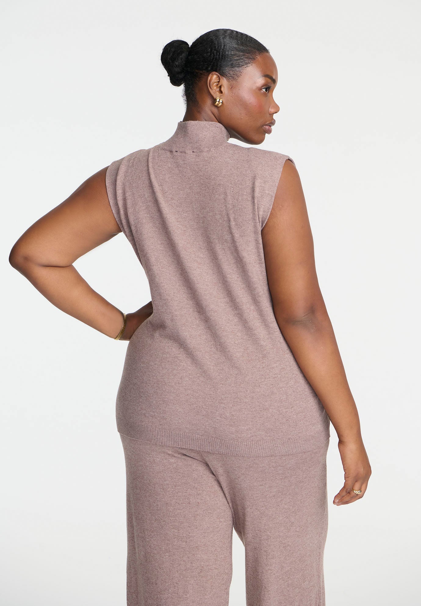 Turtleneck Sleeveless Sweater image number 1