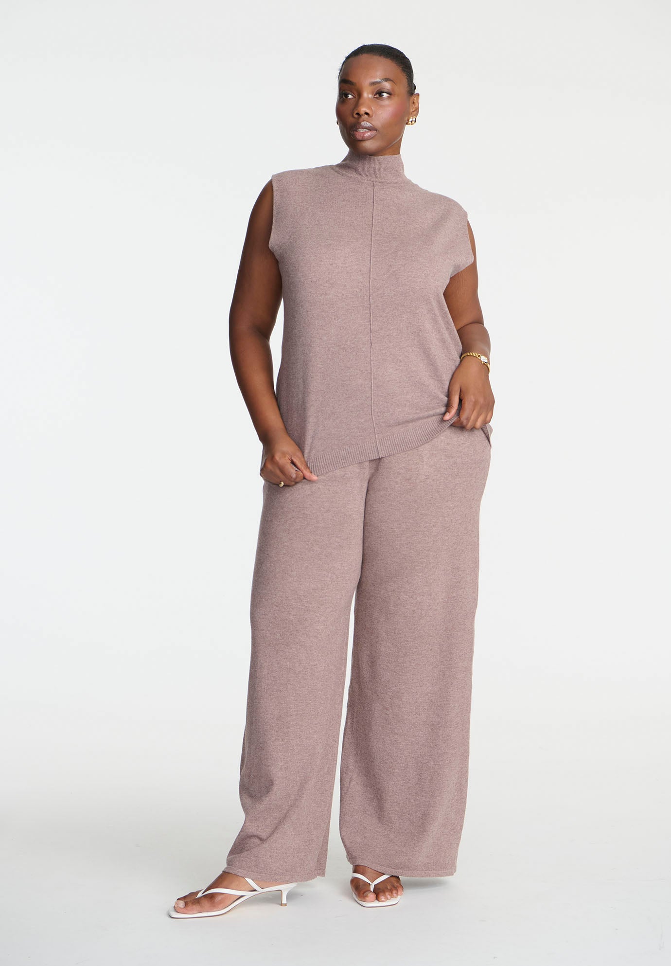 Turtleneck Sleeveless Sweater image number 2