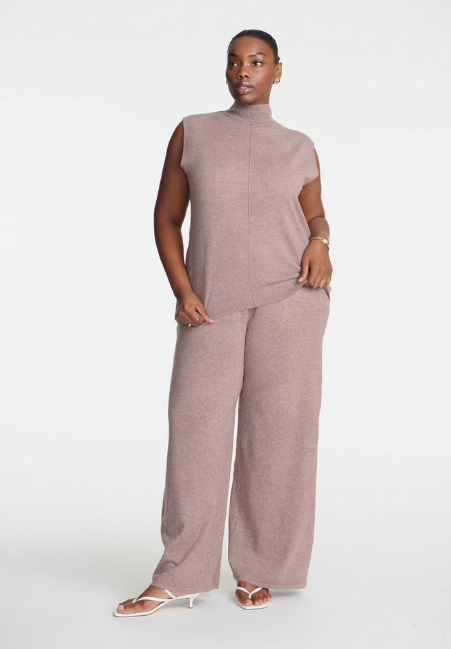 Turtleneck Sleeveless Sweater image number 2