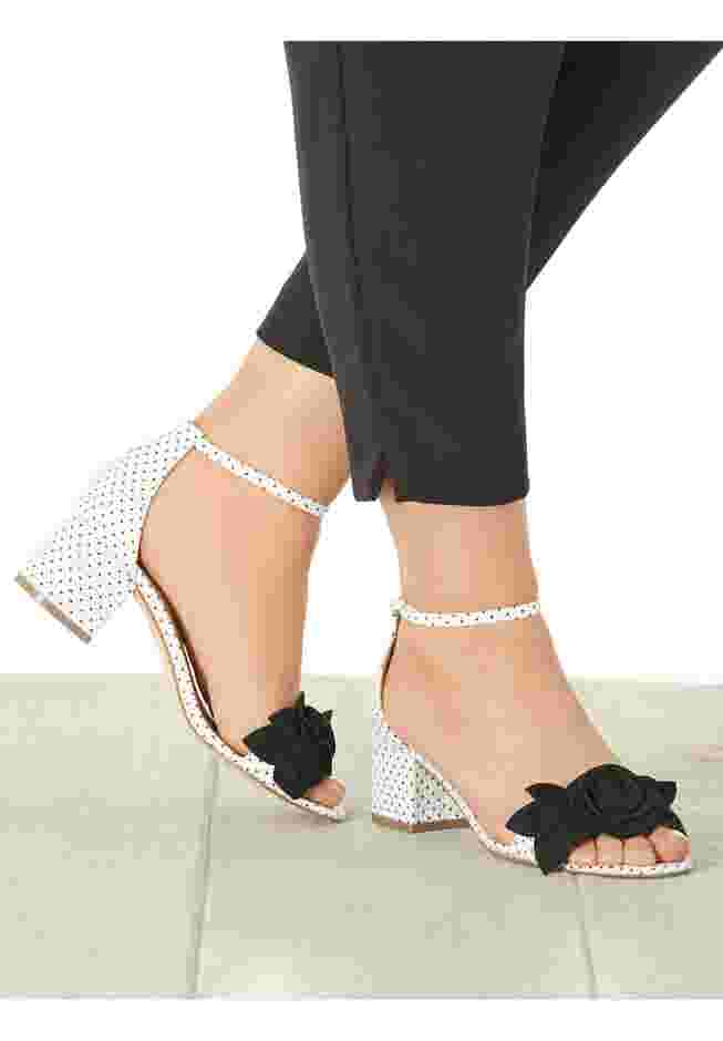The Ona Sandal image number 6