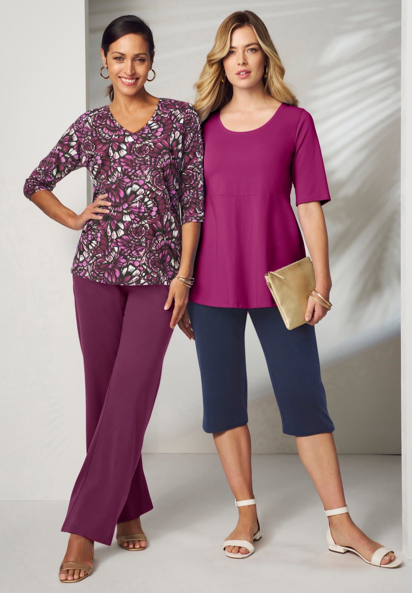 Stretch Cotton V-Neck Tee image number 2