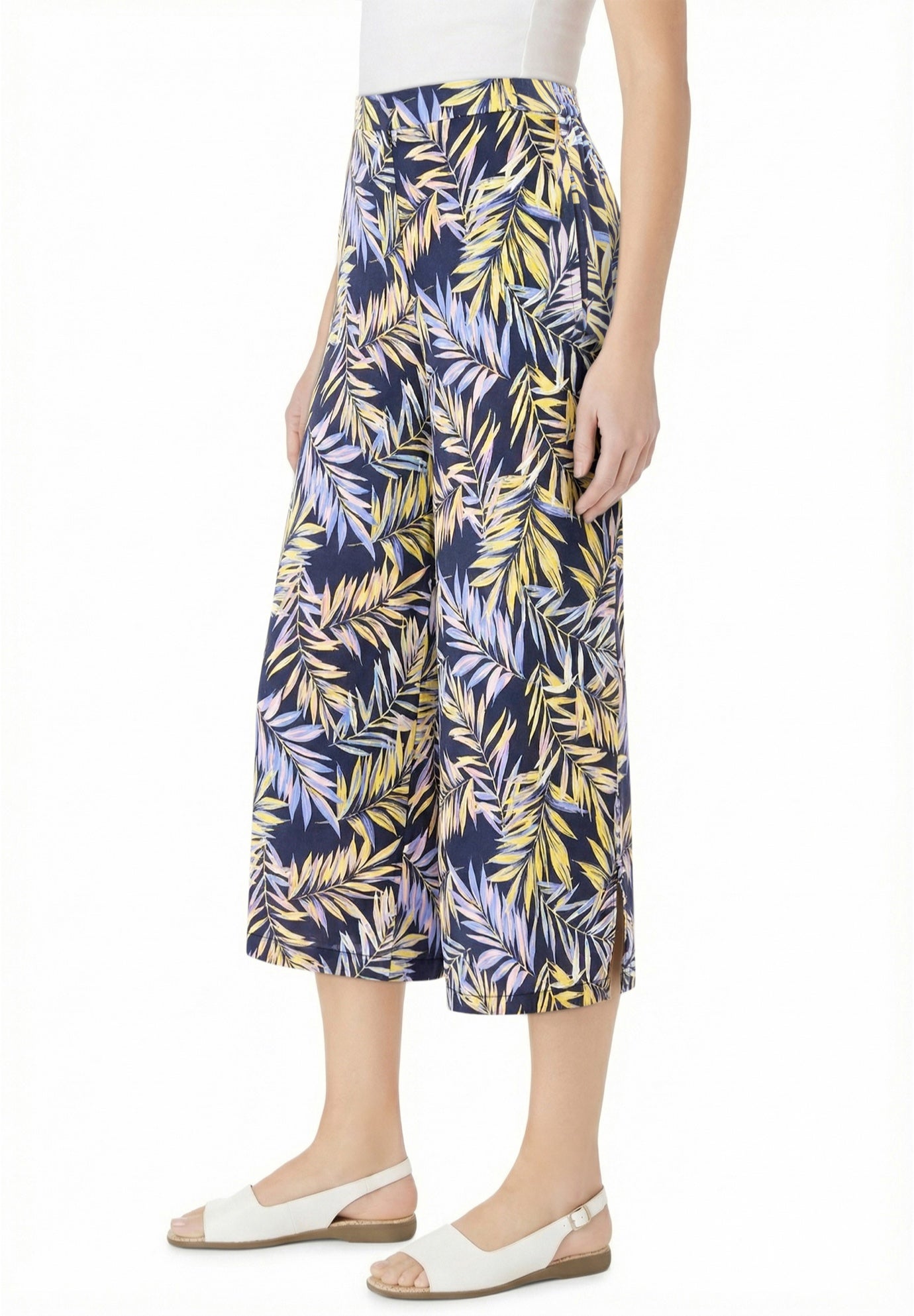 Linen Capri image number 2
