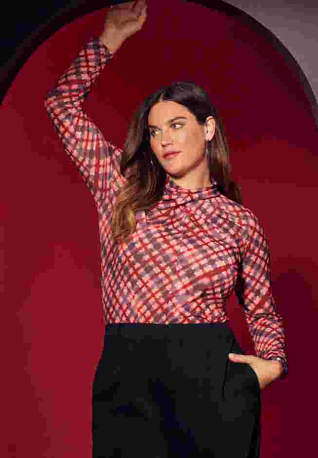 Twist Neck Long Sleeve Top image number 0