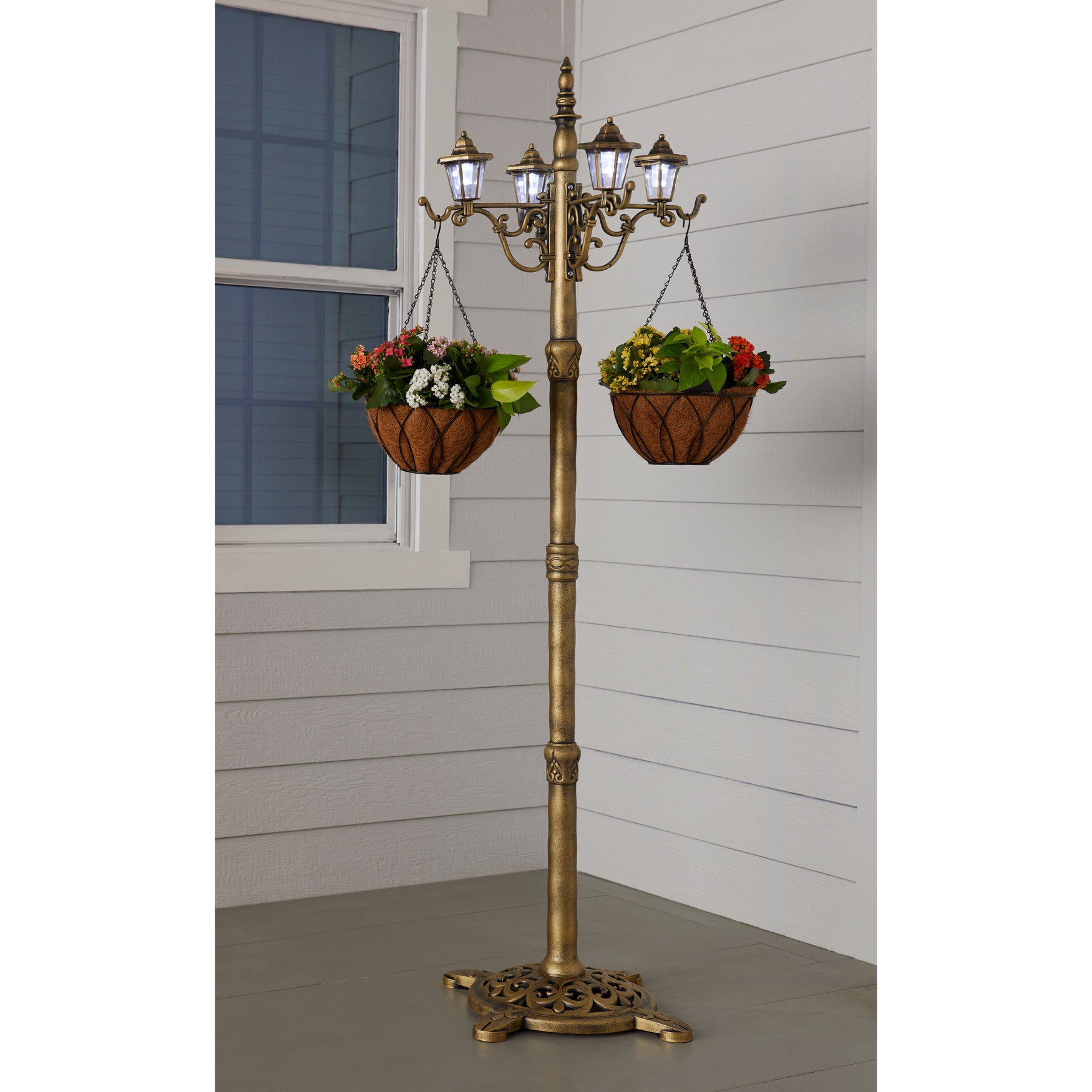 Solar Lamp Post image number 0