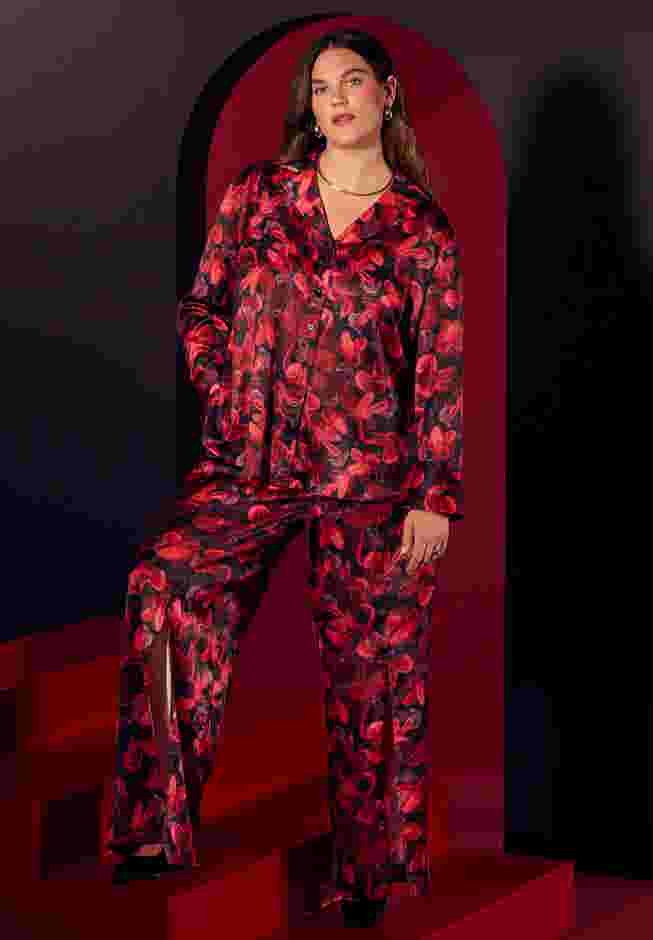 Satin Pant With Slit Leg Detail image number 0